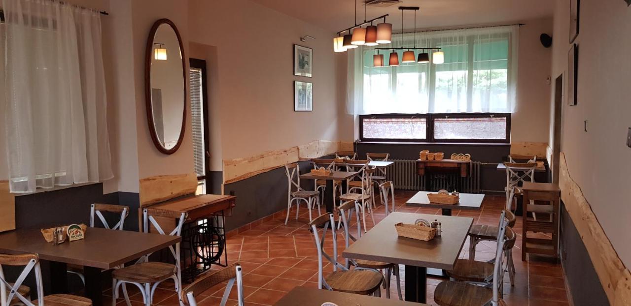 Pension & Restaurace Na Rychte Prag Eksteriør billede